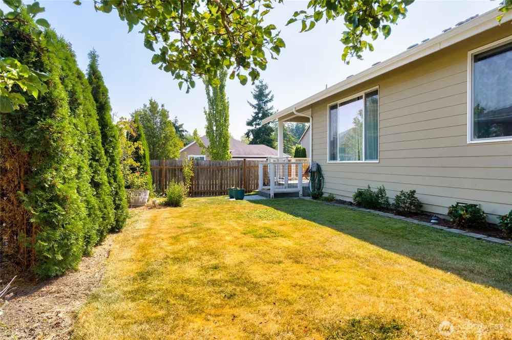 1758 Hillcrest Loop Mount Vernon, WA 98274