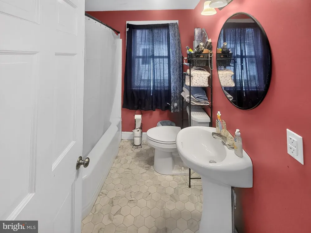 913 ROSLYN AVENUE Cambridge, MD 21613
