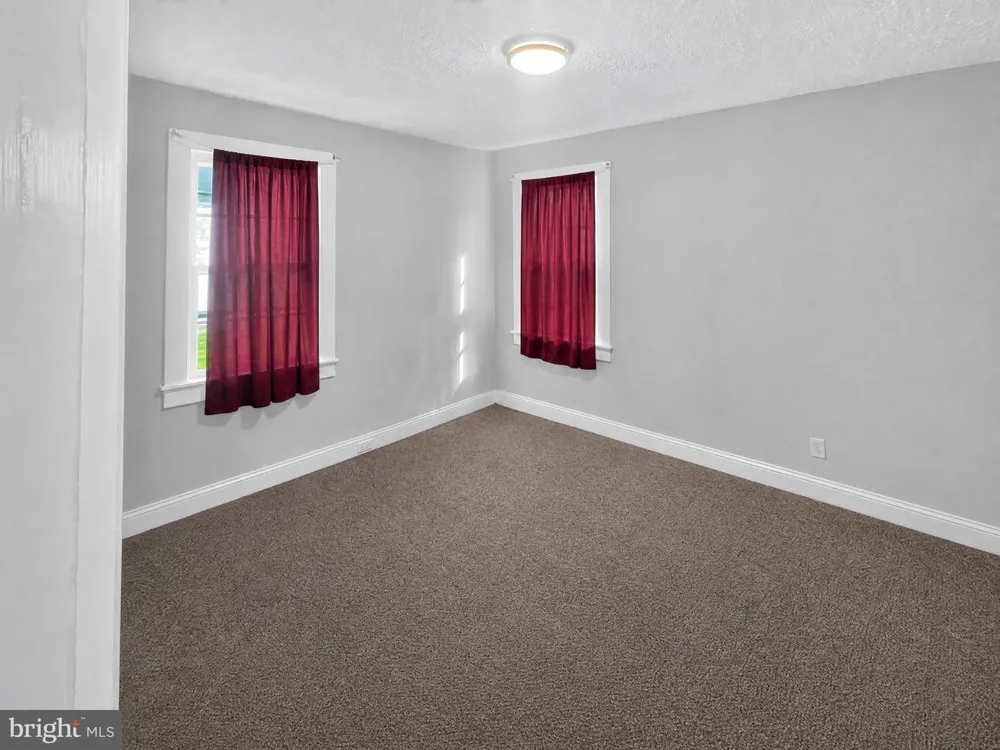 913 ROSLYN AVENUE Cambridge, MD 21613