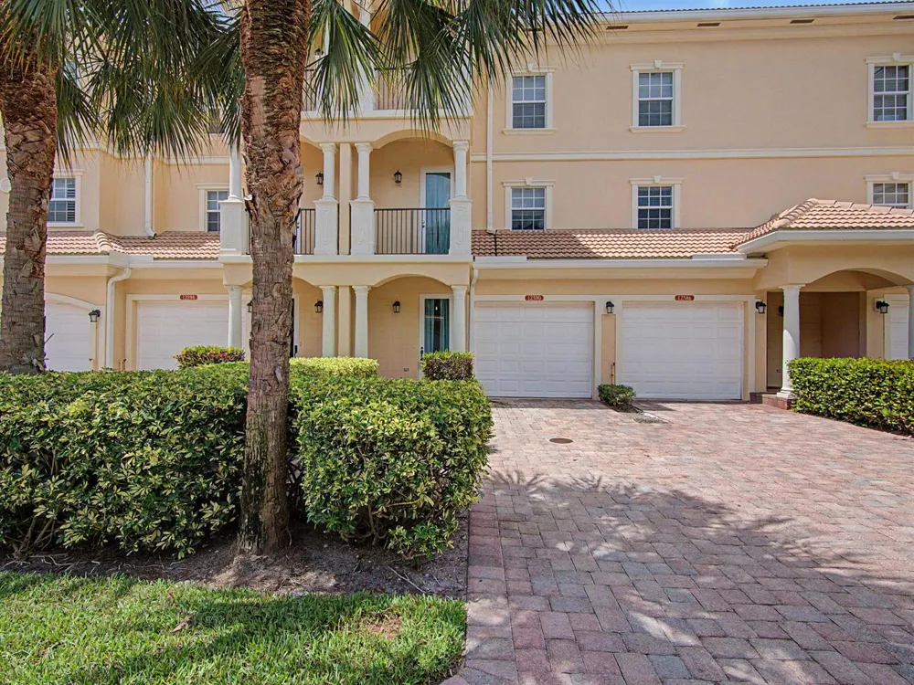 12590 SE Old Cypress Drive Hobe Sound, FL 33455