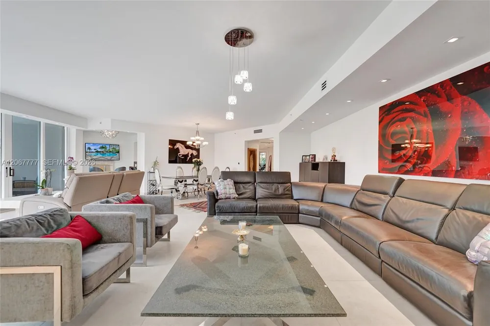 21200 Point Place #403 Aventura, FL 33180