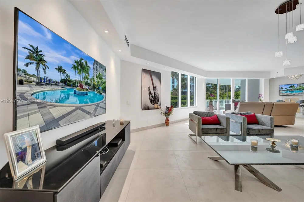 21200 Point Place #403 Aventura, FL 33180