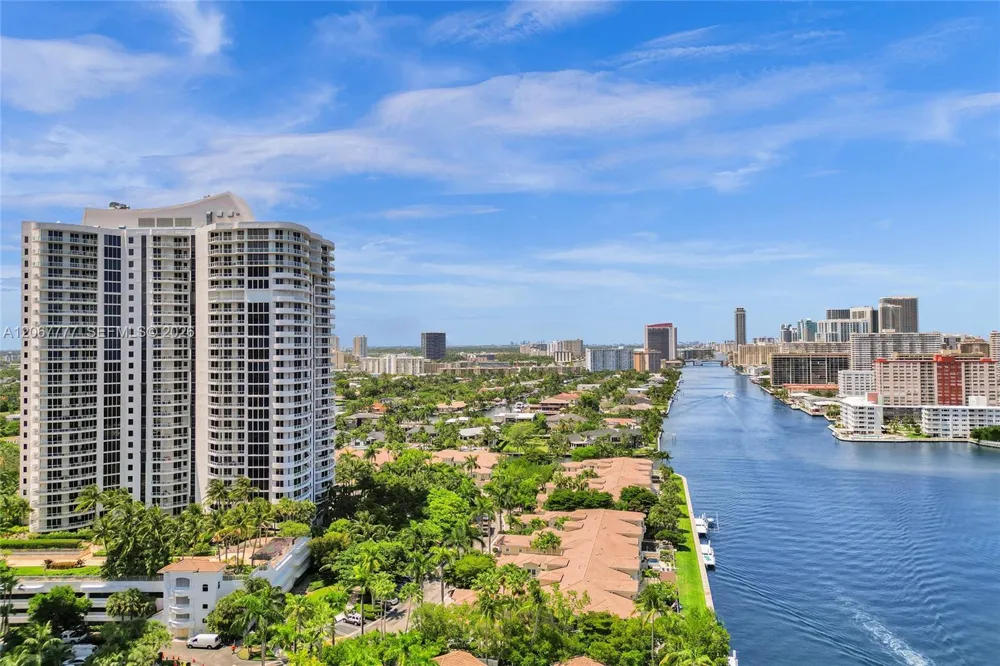21200 Point Place #403 Aventura, FL 33180