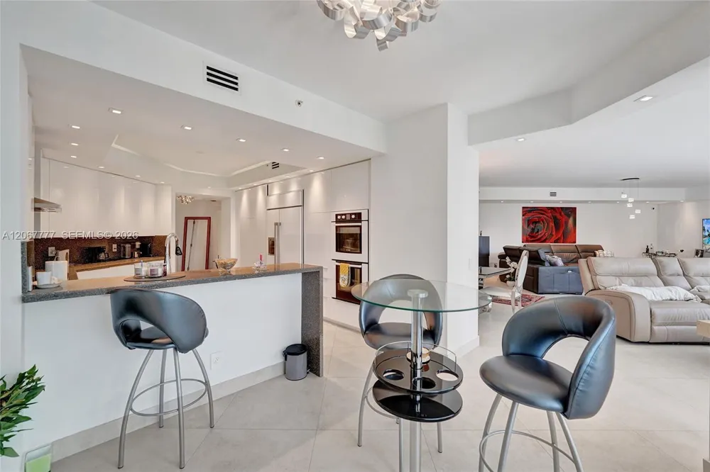 21200 Point Place #403 Aventura, FL 33180