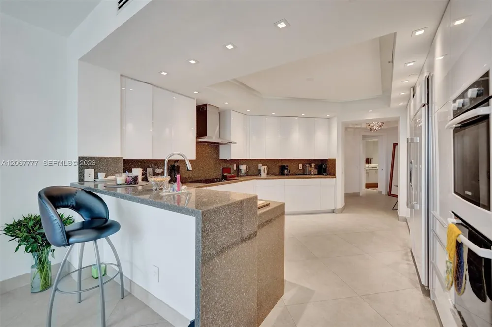 21200 Point Place #403 Aventura, FL 33180