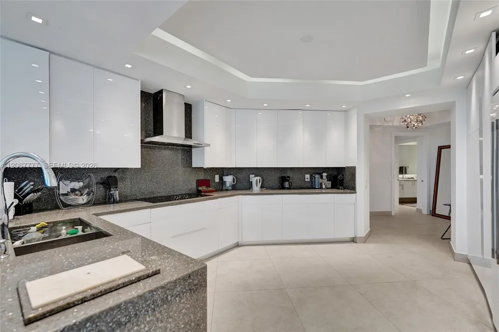21200 Point Place #403 Aventura, FL 33180