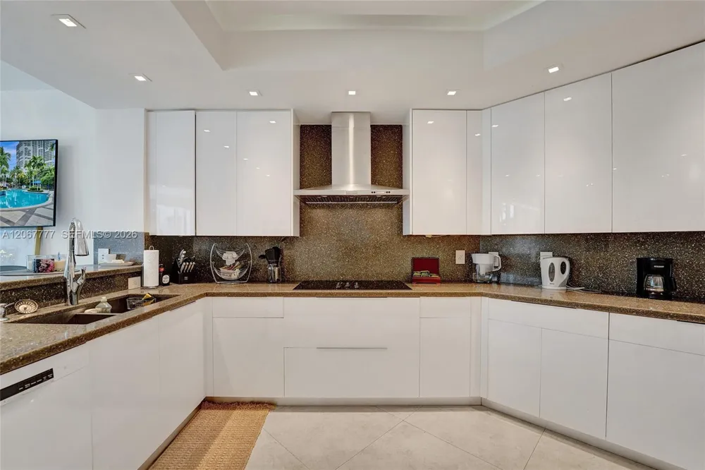 21200 Point Place #403 Aventura, FL 33180
