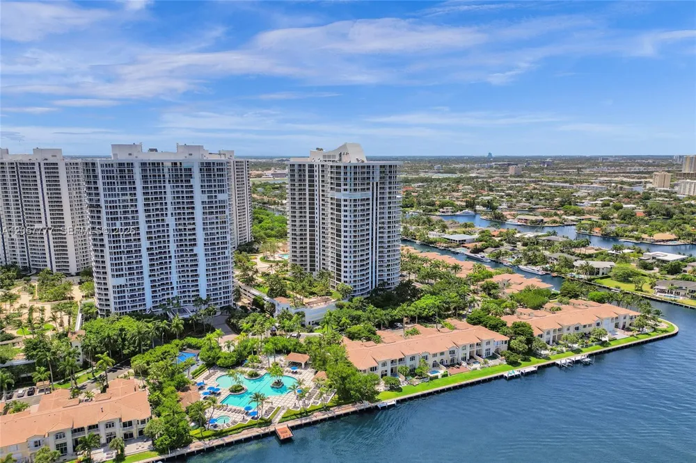 21200 Point Place #403 Aventura, FL 33180