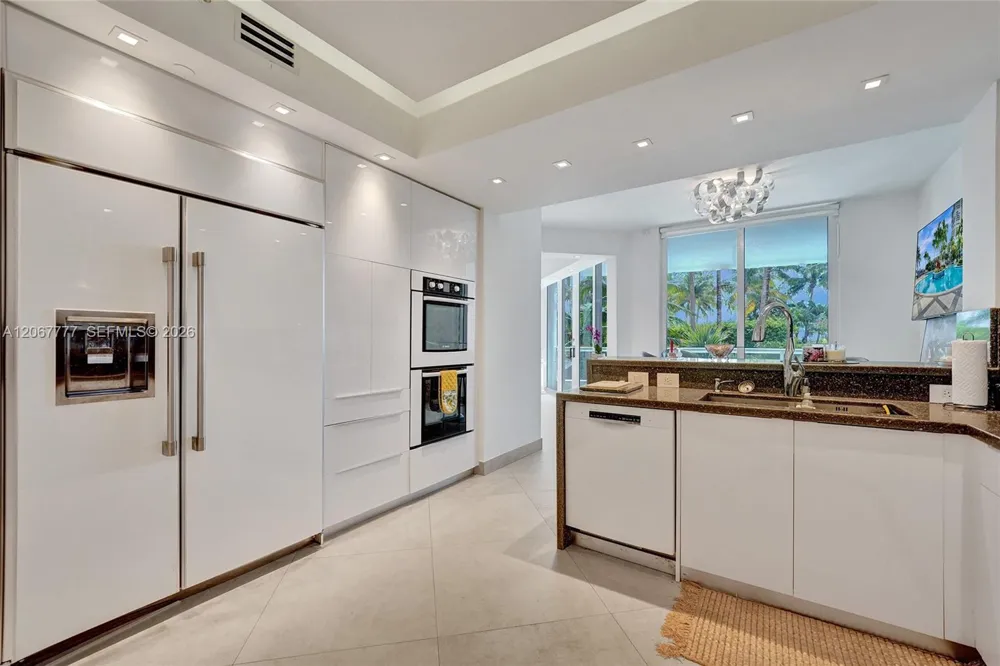 21200 Point Place #403 Aventura, FL 33180