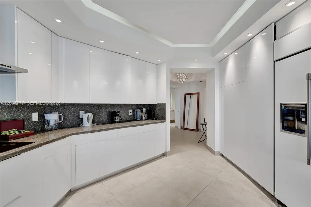 21200 Point Place #403 Aventura, FL 33180