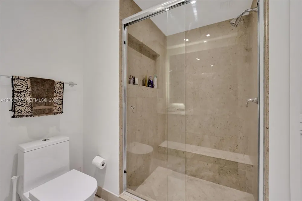 21200 Point Place #403 Aventura, FL 33180