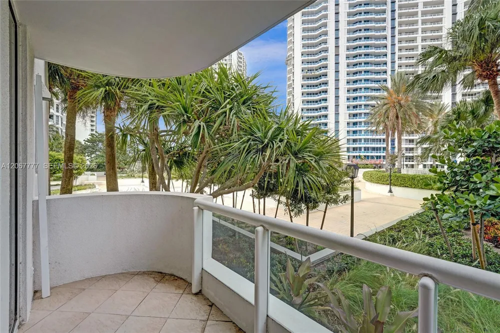 21200 Point Place #403 Aventura, FL 33180