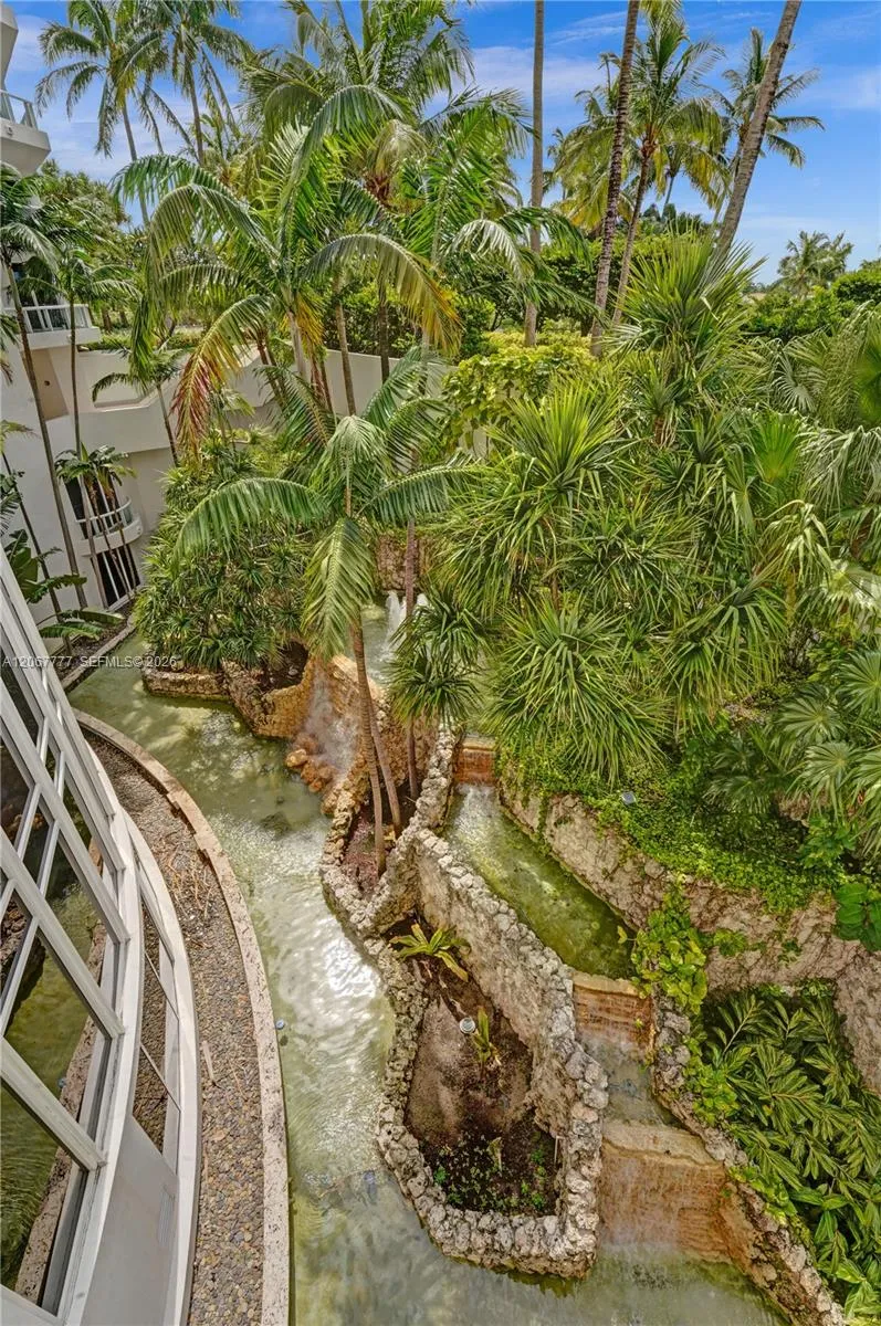 21200 Point Place #403 Aventura, FL 33180