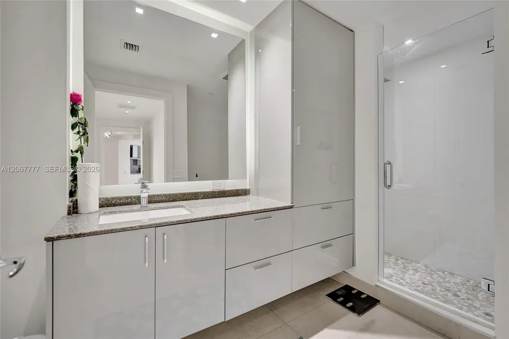 21200 Point Place #403 Aventura, FL 33180