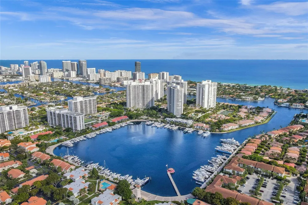 21200 Point Place #403 Aventura, FL 33180