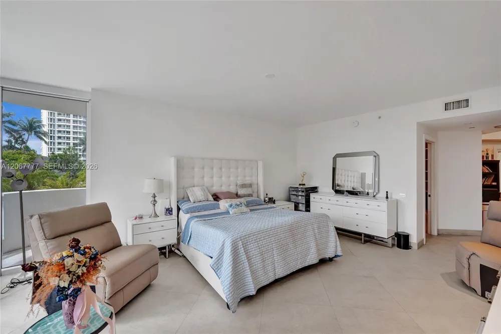 21200 Point Place #403 Aventura, FL 33180