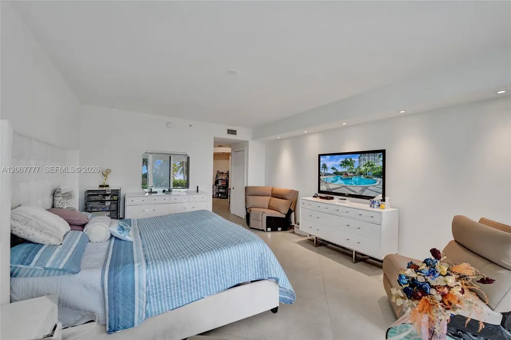 21200 Point Place #403 Aventura, FL 33180