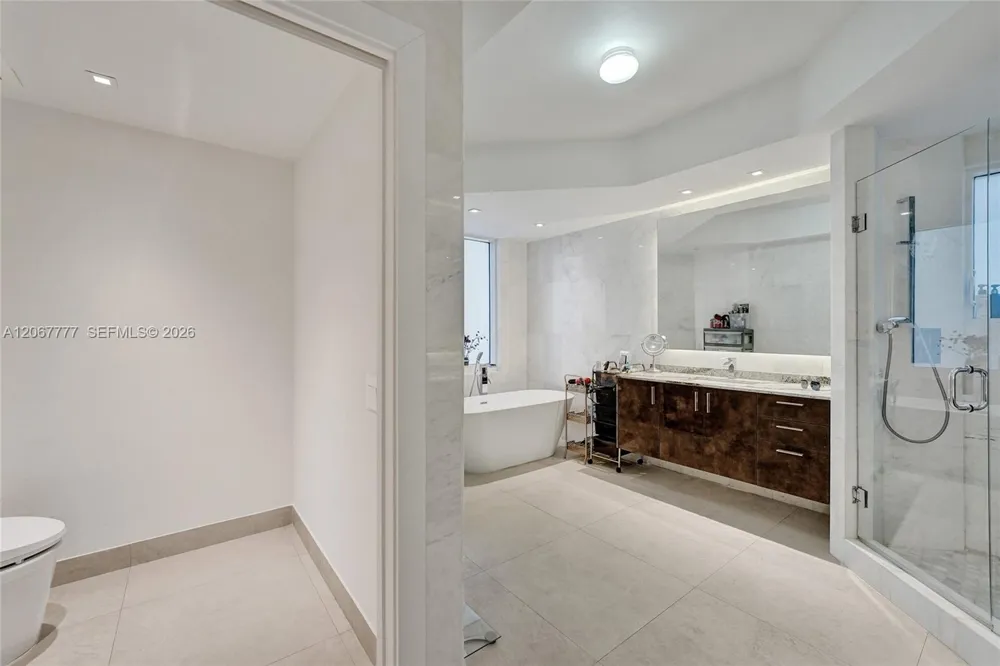 21200 Point Place #403 Aventura, FL 33180