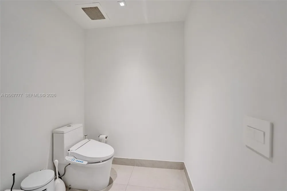 21200 Point Place #403 Aventura, FL 33180