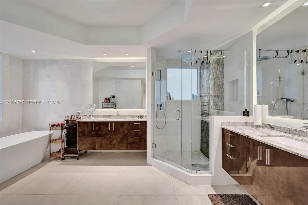 21200 Point Place #403 Aventura, FL 33180