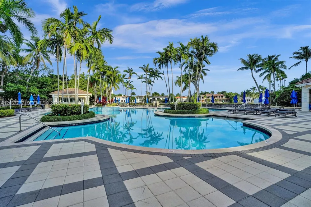 21200 Point Place #403 Aventura, FL 33180