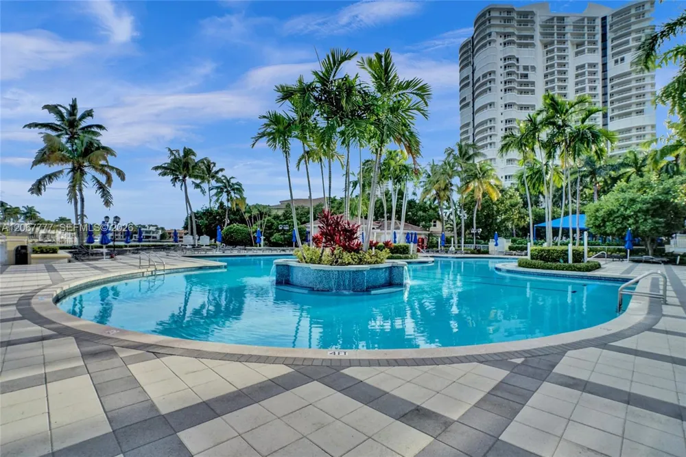 21200 Point Place #403 Aventura, FL 33180