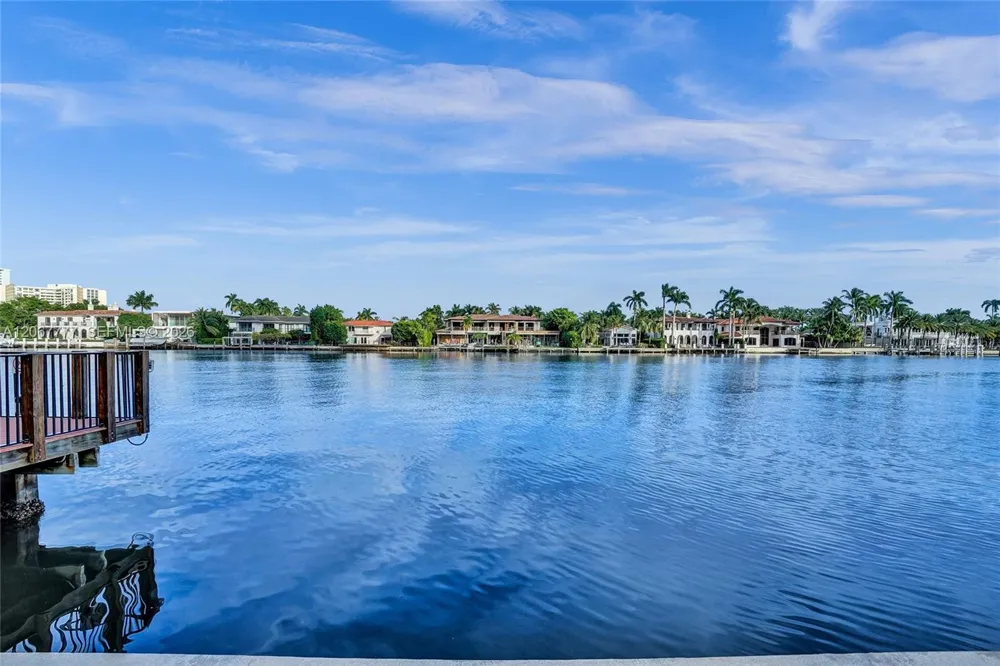 21200 Point Place #403 Aventura, FL 33180