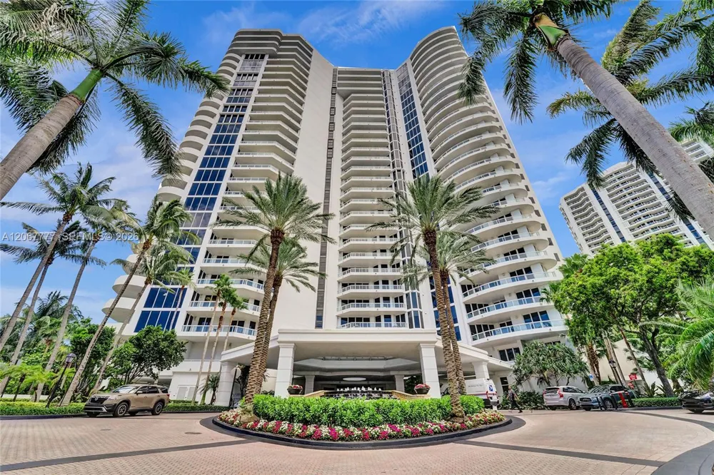 21200 Point Place #403 Aventura, FL 33180