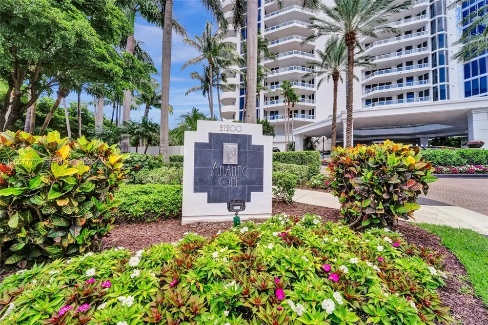 21200 Point Place #403 Aventura, FL 33180