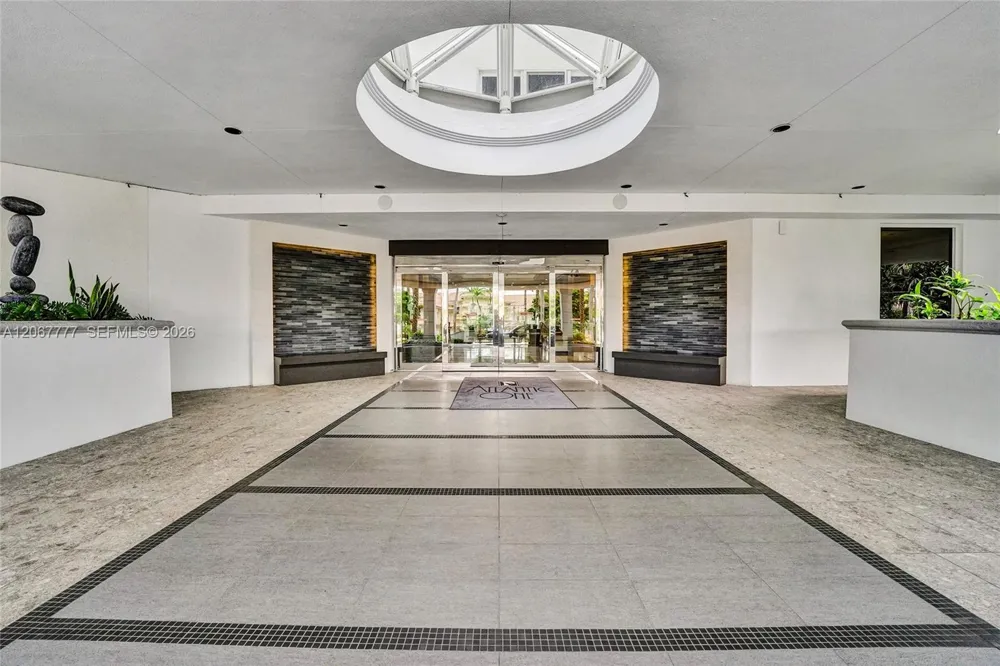 21200 Point Place #403 Aventura, FL 33180