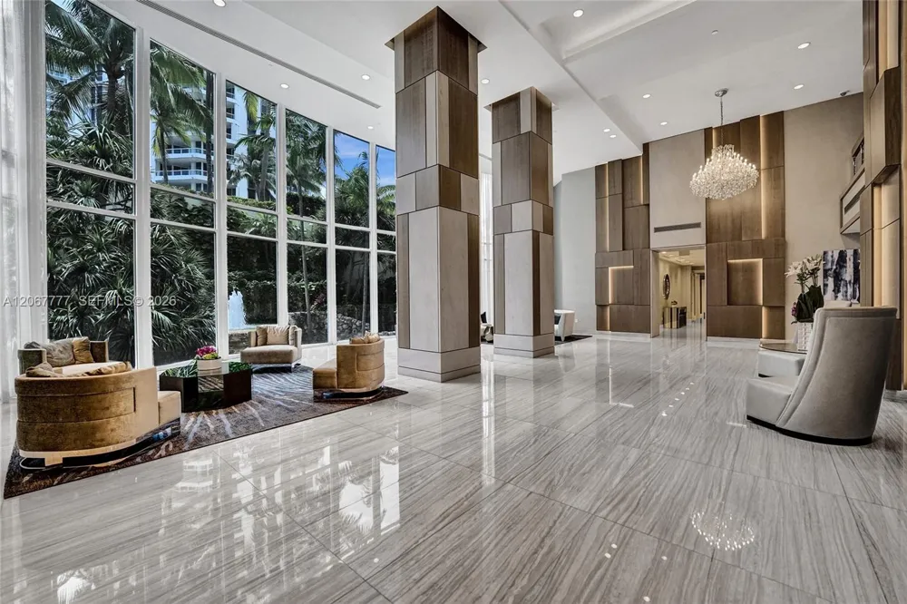 21200 Point Place #403 Aventura, FL 33180
