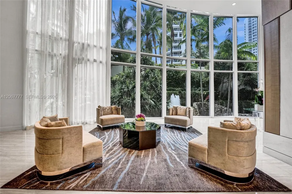 21200 Point Place #403 Aventura, FL 33180