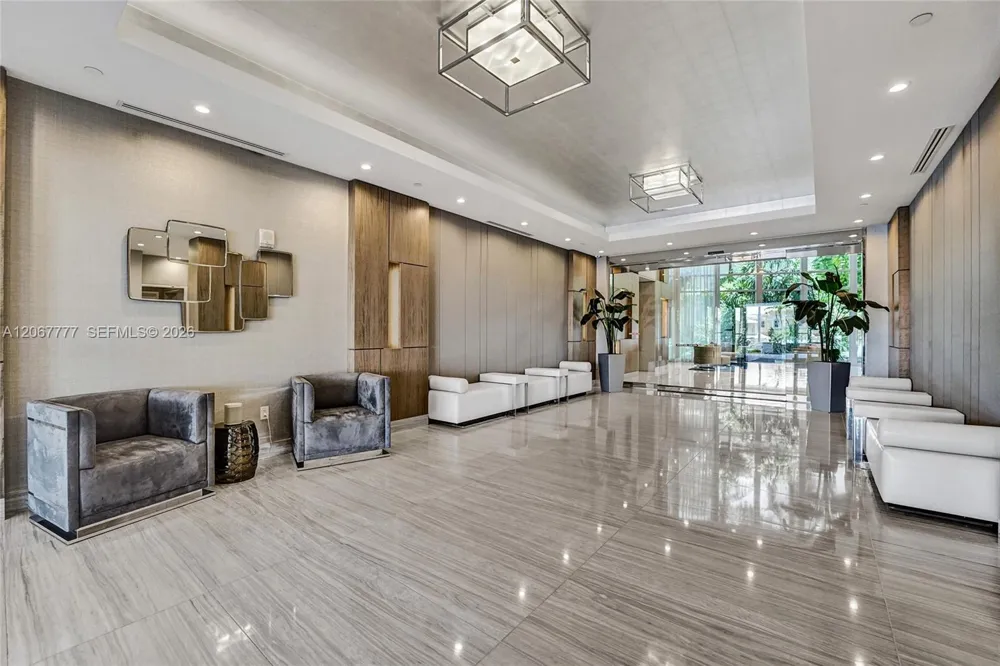 21200 Point Place #403 Aventura, FL 33180