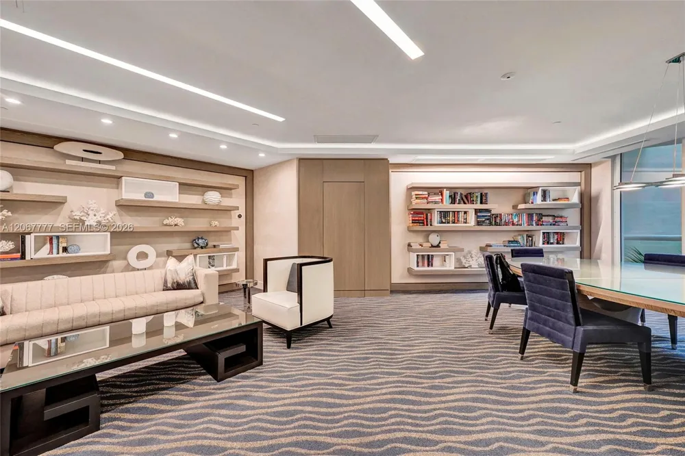 21200 Point Place #403 Aventura, FL 33180