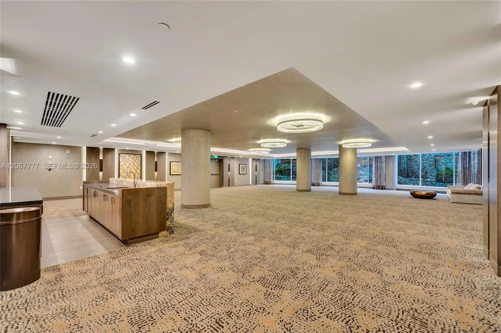 21200 Point Place #403 Aventura, FL 33180