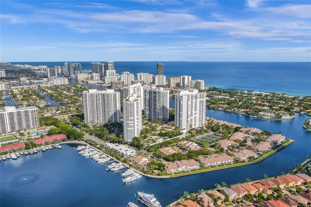 21200 Point Place #403 Aventura, FL 33180