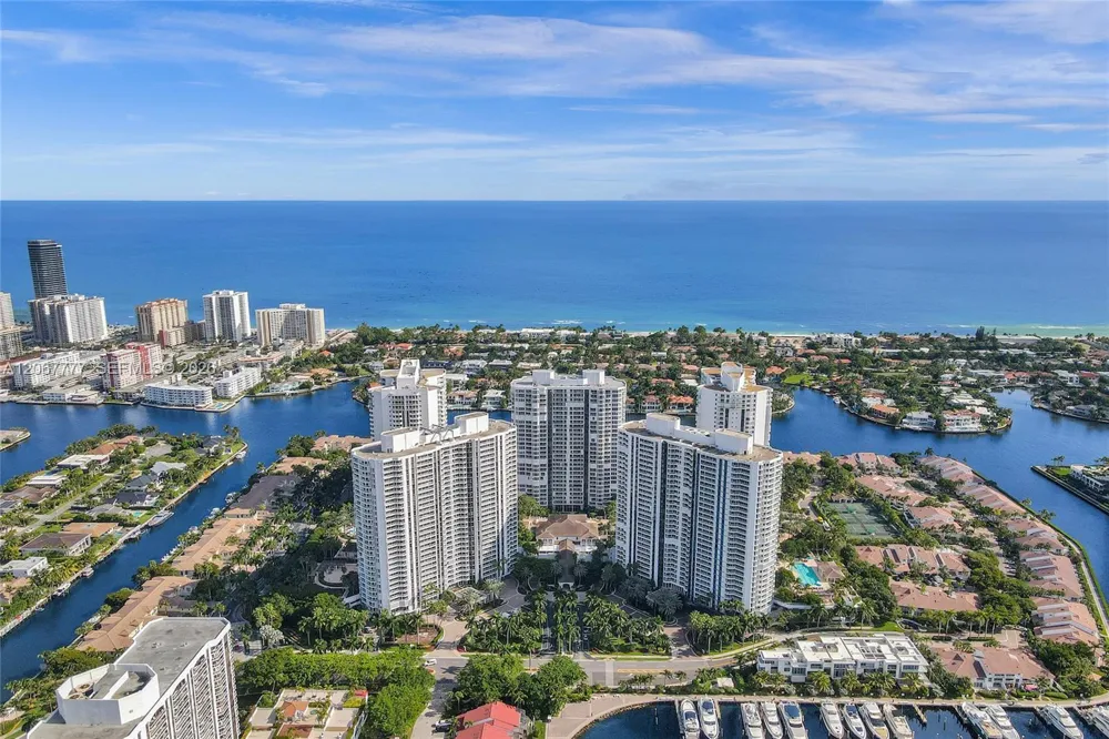 21200 Point Place #403 Aventura, FL 33180