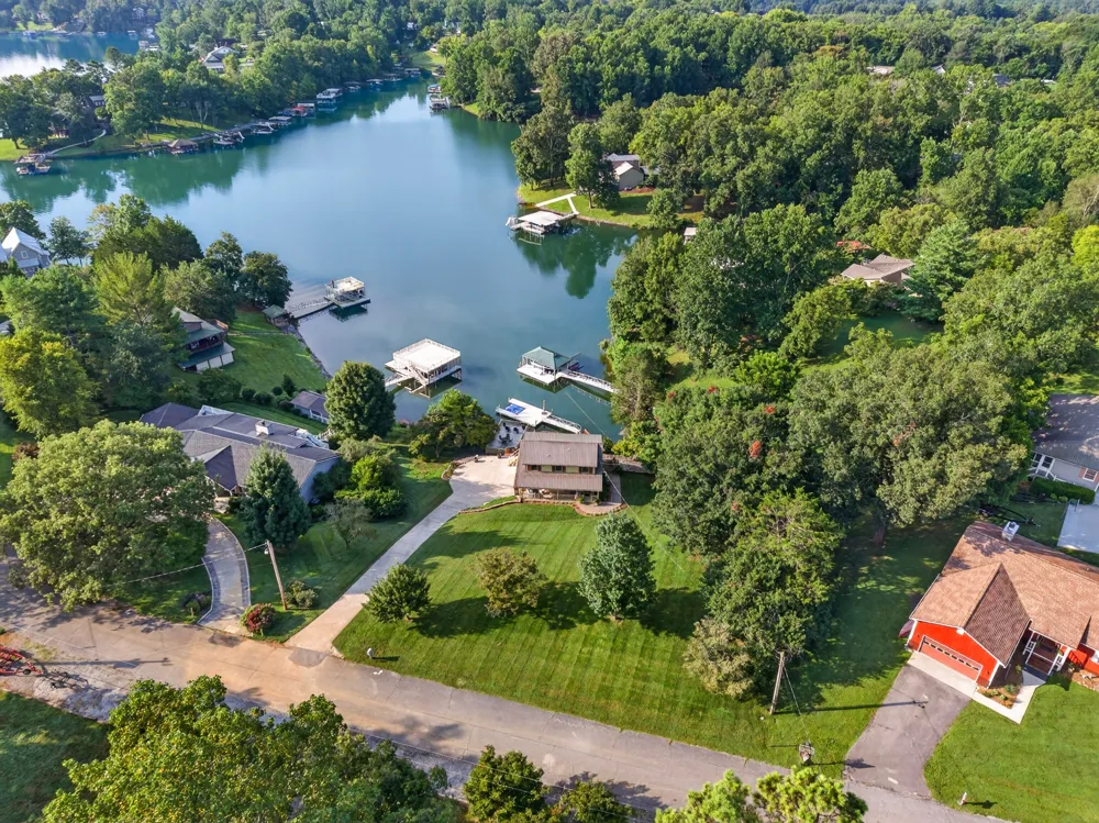 52 Narrows Dr Winchester, TN 37398