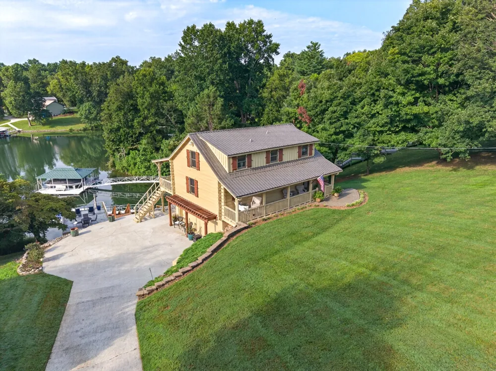 52 Narrows Dr Winchester, TN 37398