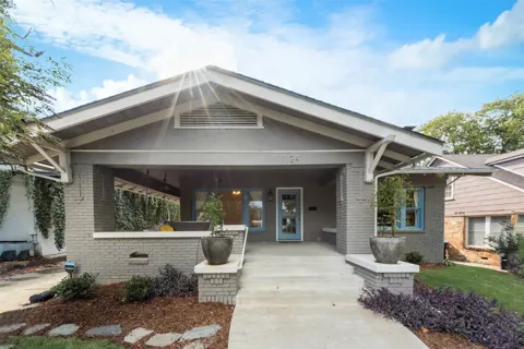 1124 Clara Street