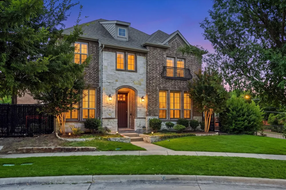 291 Moorland Drive Richardson, TX 75080