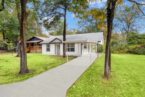 521 Hilltop Drive