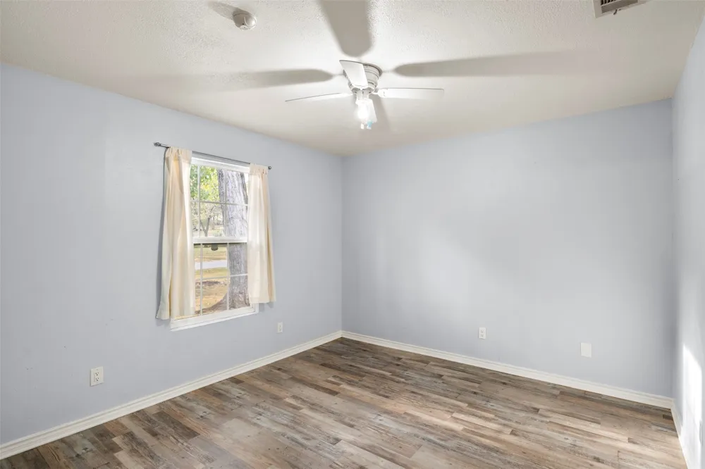 521 Hilltop Drive Tool, TX 75143