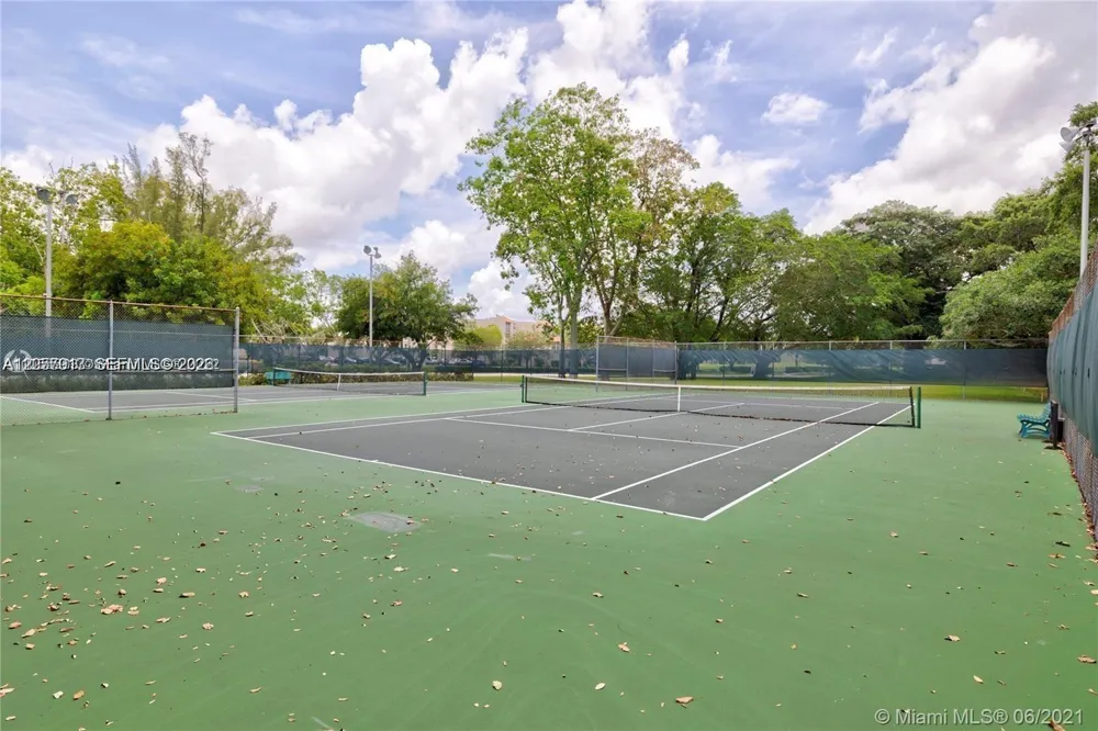 9520 Seagrape Dr #403 Davie, FL 33324