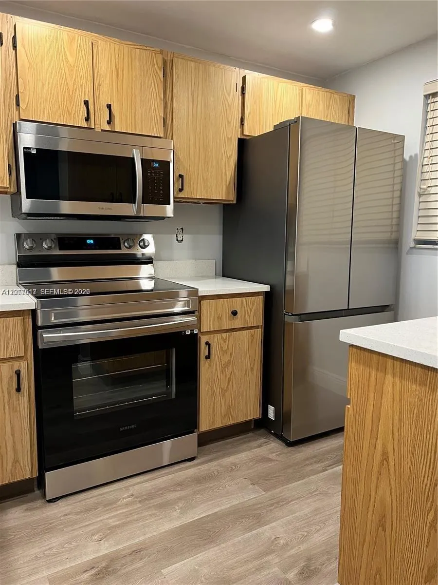 9520 Seagrape Dr #403 Davie, FL 33324