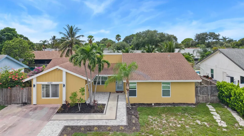 1127 NW 9th Street Boynton Beach, FL 33426
