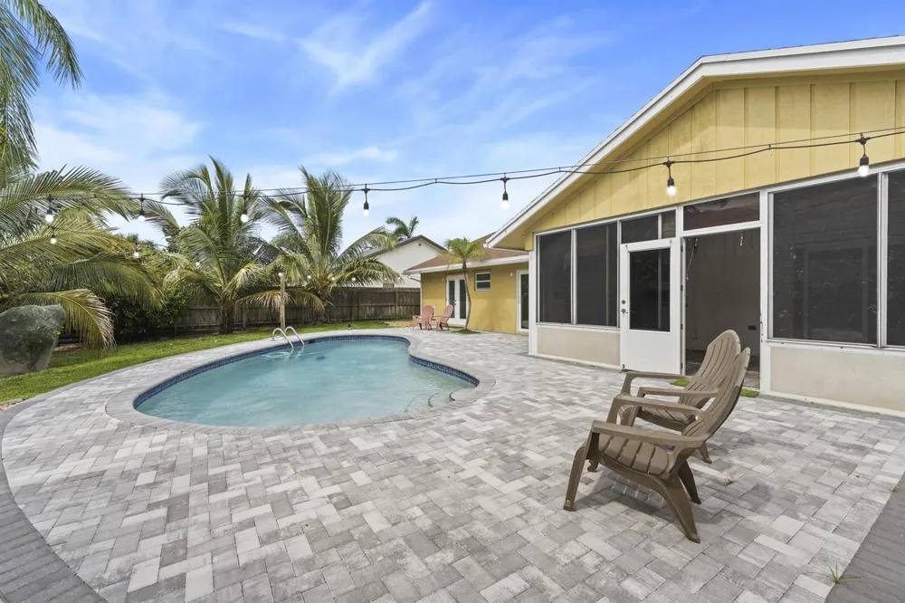1127 NW 9th Street Boynton Beach, FL 33426