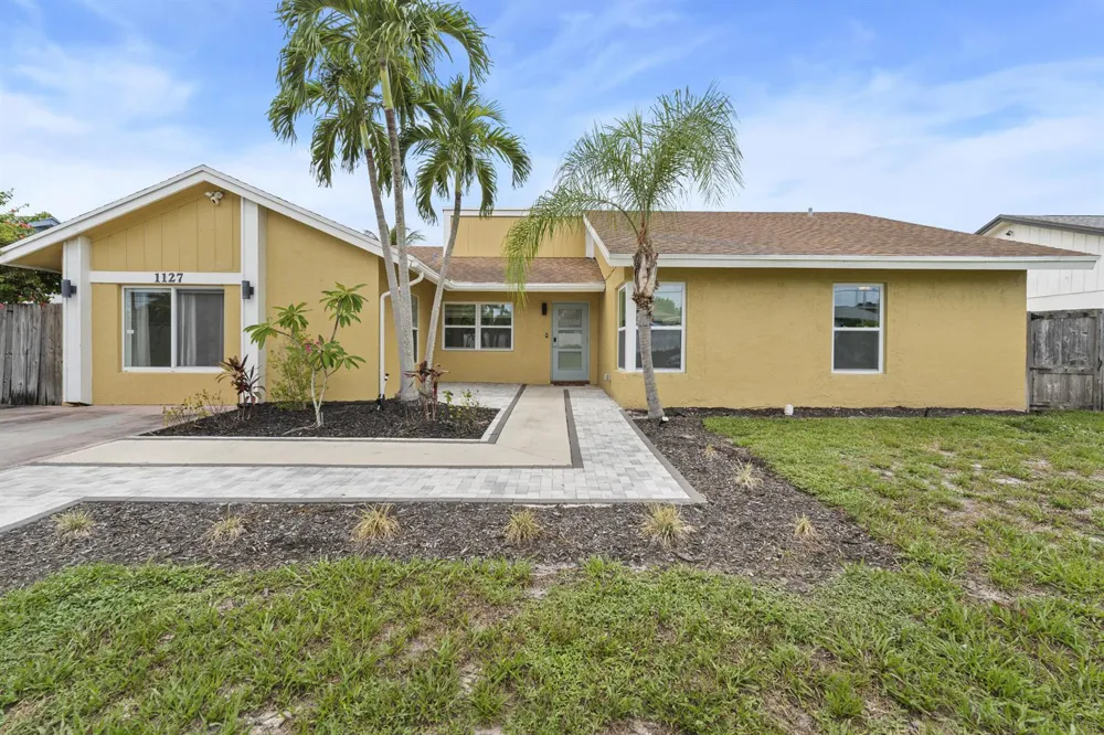 1127 NW 9th Street Boynton Beach, FL 33426
