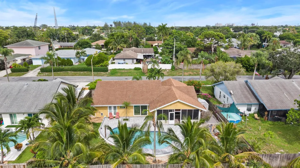 1127 NW 9th Street Boynton Beach, FL 33426