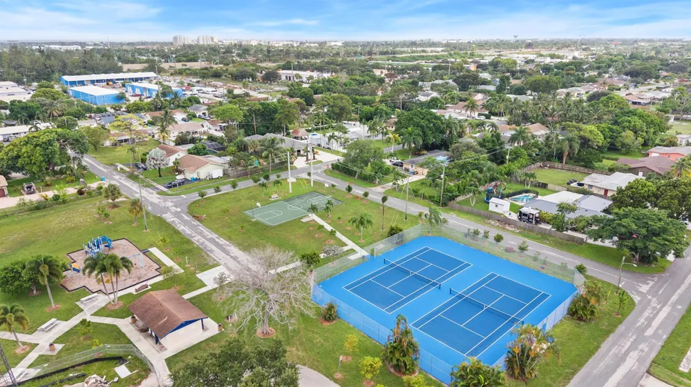 1127 NW 9th Street Boynton Beach, FL 33426